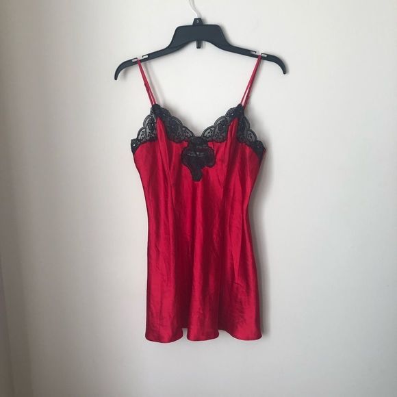 Victoria's Secret Other - Victoria's Secret Lace Hem Satin Sexy Camisole. Size Small. Used.
